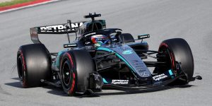 Mercedes estabelece novo recorde de volta nos testes da F1 em Barcelona