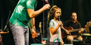 Emoção da sobrinha de Zé Felipe ao ver Ana Castela pela primeira vez