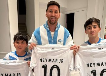 Messi e Neymar: Um laço eterno além dos campos