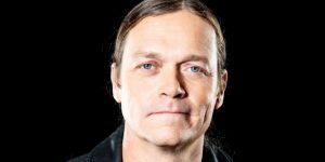 Morte de Brad Arnold, vocalista do 3 Doors Down, aos 47 anos