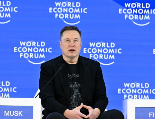 A ausência de Elon Musk: X não transmitiu o halftime show da TPUSA
