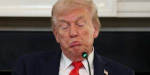 Presidente Donald Trump durante discussão na Casa Branca