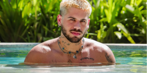 Zé Felipe realiza tratamento para correção de rasgo na orelha