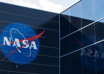 s / Shutterstock.com