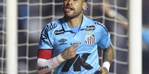 by Alexandre Schneider/Getty Images