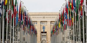 Atividade do curso de Relações Internacionais reúne estudantes de ensino médio e superior de Curitiba em discussões e práticas diplomáticas - crédito de imagem Freepik