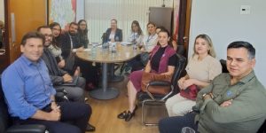 Foto: Paulo Gomes com presidentes dos Procons (Foto: assessoria parlamentar)