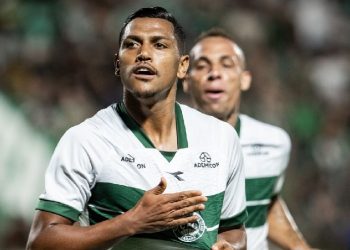 Coritiba perde vitória e empata em jogo emocionante com a Chapecoense