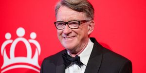 Renúncia de assessor britânico após nomeação polêmica