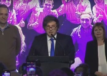 Presidente da Argentina, Javier Miei, discursa após resultado das eleições legislativas