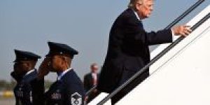 Presidente-dos-EUA-Donald-Trump-embarca-no-Air-Force-One-no-Aeroporto-Internacional-de-Palm-Beach