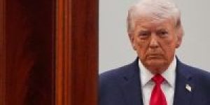 Presidente-dos-EUA-Donald-Trump-na-Casa-Branca-e1775583024473