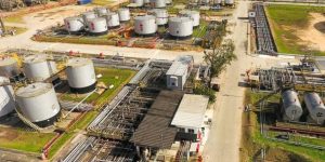 colorida aérea da refinaria Refit, no Rio de Janeiro