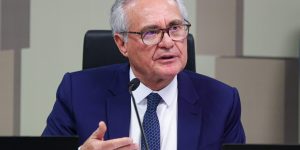 Renan critica Lira e sugere que permaneça na Câmara