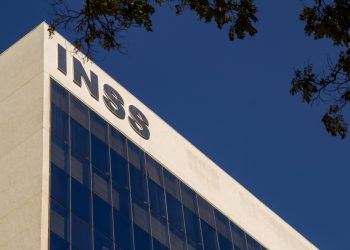 m colorida . Instituto Nacional do Seguro Social (INSS