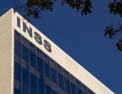 m colorida . Instituto Nacional do Seguro Social (INSS