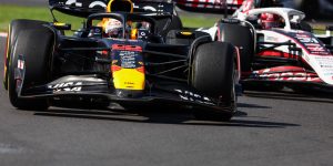 by Zak Mauger/LAT Images