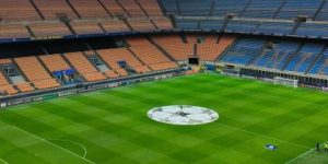 Estádio Giuseppe Meazza, também conhecido como San Siro, em Milão, na Itália