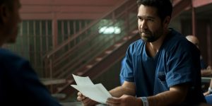 Lincoln Lawyer: Mickey Haller Enfrenta Novos Desafios e Reacende Romance