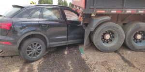 Mulher fica gravemente ferida em acidente na BR-376