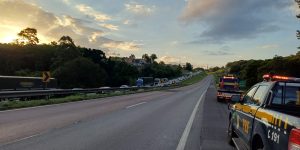 Motociclista de 24 anos sofre grave acidente na BR-277