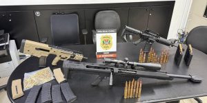 Casal que praticava roubos com fuzis e carros blindados é capturado em SP