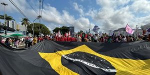 Marcha Mundial pelo Clima acontece em Belém durante a COP30