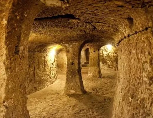 Como o calor extremo leva moradores a viverem debaixo da terra