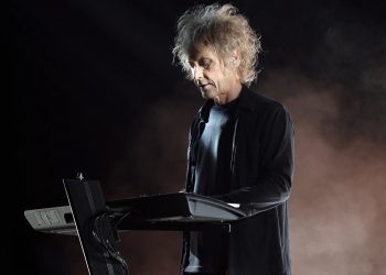 Perry Bamonte, músico do The Cure, morre aos 65 anos