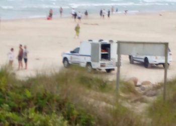 Investigação Chocante: Corpo Encontrado em Mala na Praia do Santinho