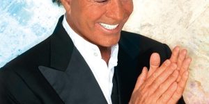 Julio Iglesias nega acusações de abuso e lamenta situação