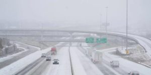 Tempestade histórica nos EUA causa caos e sensação térmica de -40°C