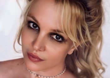 Britney Spears gera debate ao aparecer em vídeo ousado nas redes