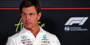 Toto Wolff alerta sobre a possibilidade de 'wipe-out' na F1