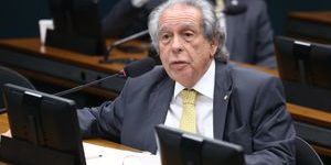 Câmara analisa proposta que revoga mudanças nas regras de importação de cacau africano