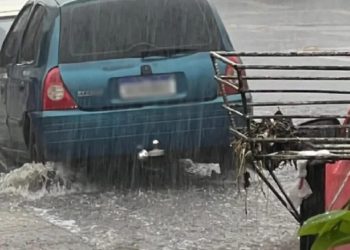 Goiânia: adolescentes resgatadas após ficarem presas em enxurrada