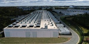 Foto: 1 de 2 Vista aérea de um data center da AWS que integra a região US-EAST-1