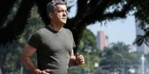 A lição japonesa que Roberto Kovalick, substituto de César Tralli no 'Jornal Hoje', aprendeu ao mudar dieta e perder peso para corrida