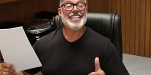 m colorida de Alexandre Frota