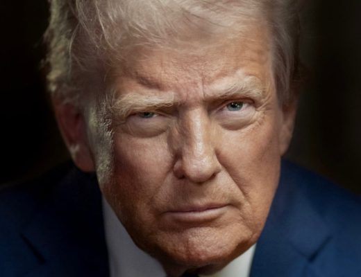 EUA prontos para intervir no Irã, afirma Trump em rede social