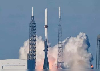 Blue Origin launches huge rocket carrying twin NASA spacecraft to Mars Elon Musk