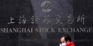 Bolsas asiáticas sobem com foco em ações de defesa e dados econômicos