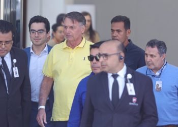 bolsonaro-medicos.jpeg