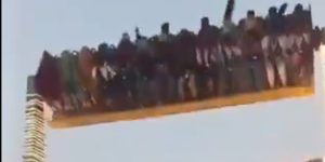 Policial morre após colapso de brinquedo em feira na Índia