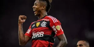 Bruno Henrique é liberado após decisão do STJD e multa de R$ 100 mil