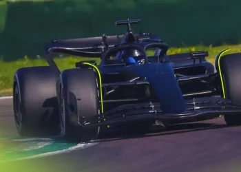 Sergio Pérez volta a pilotar após incidente de Max Verstappen revelado