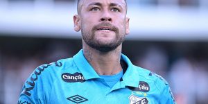 Vojvoda elogia Neymar após empate com Atlético-MG