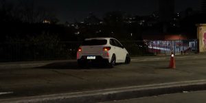 carro-atropela-casal-de-idosos