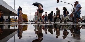chuva-fora-de-epoca-atinge-a-regiao-central-de-brasilia-metropoles-8-scaled-1