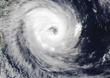 Ciclone extratropical provoca chuvas em estados brasileiros neste fim de semana